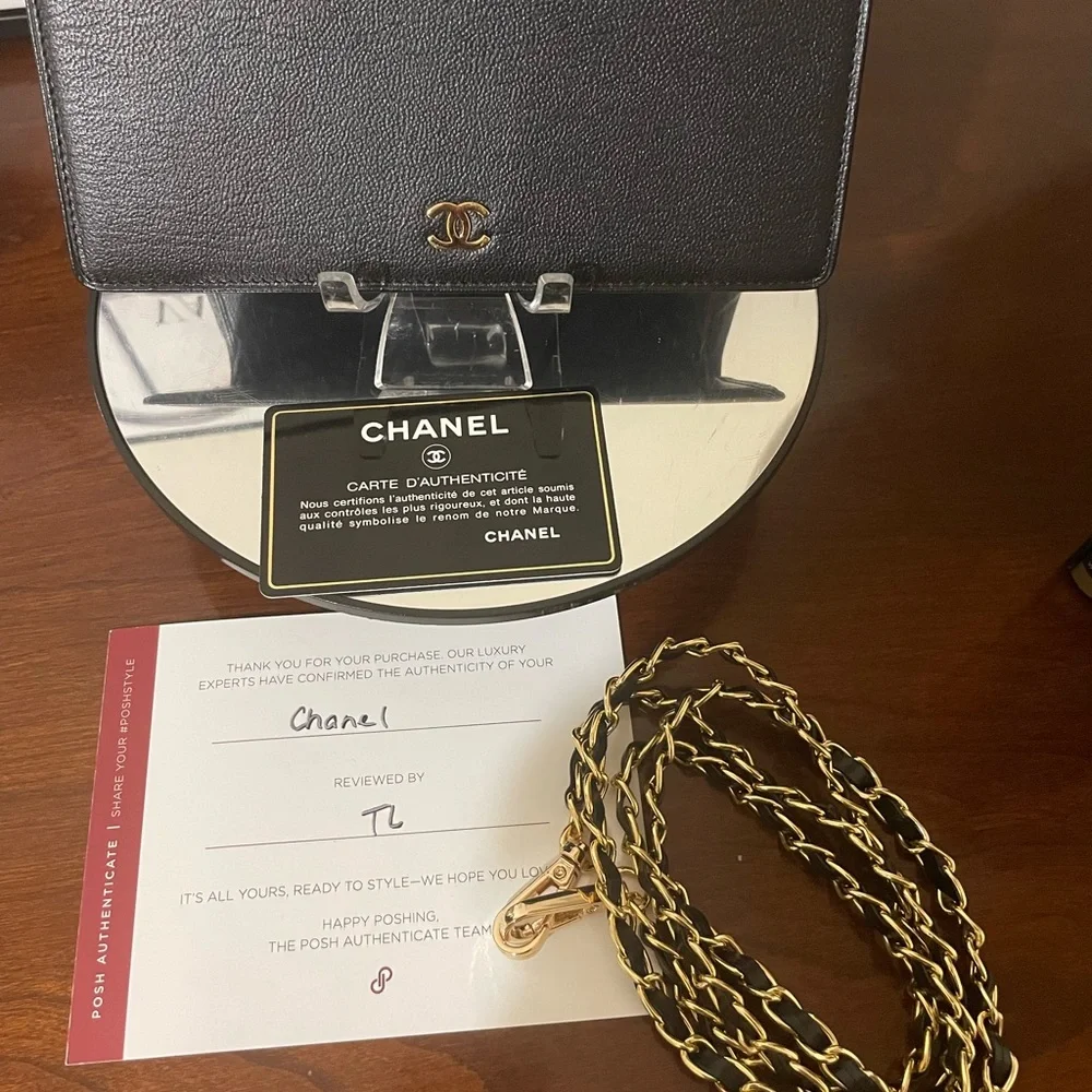 CHANEL Calfskin wallet NWOT w/ COA and box! 🌟💫 - Picture 13 of 17